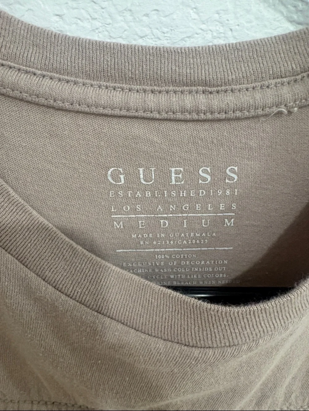 GUESS Men’s Embossed Logo Short Sleeve Tee in Taupe - Picture 3 of 4